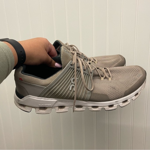 On Running Men’s Cloudswift Sneaker in Sand/Grey Sz 14 - Picture 1 of 8